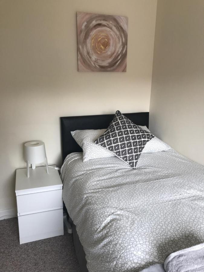 Вилла 8 Pickering Road Телфорд Экстерьер фото